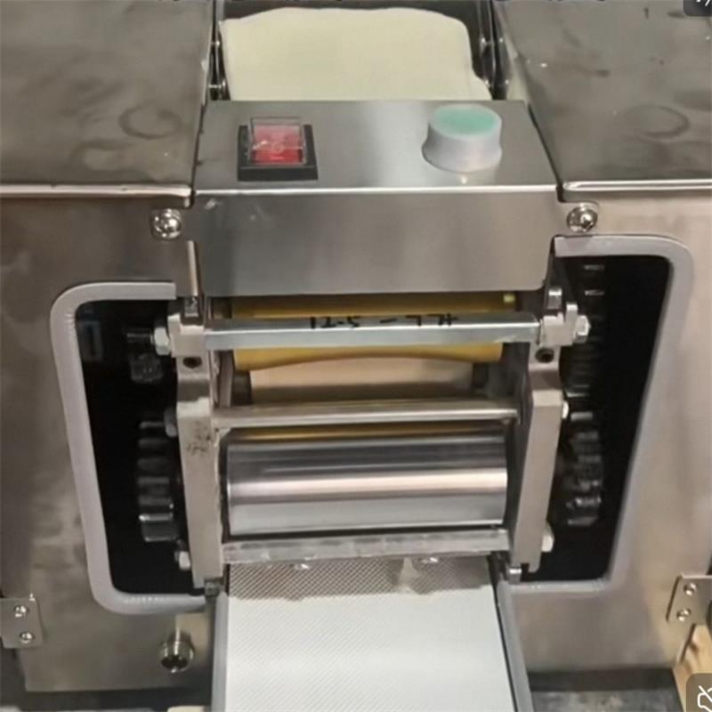 自動餃子皮製造機 サモサ・ギョーザ・ワンタン・春巻きメーカー - Gyoza Dumpling Maker のレビューと価格